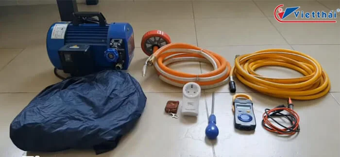 Chuẩn bị đầy đủ dụng cụ rửa máy lạnh