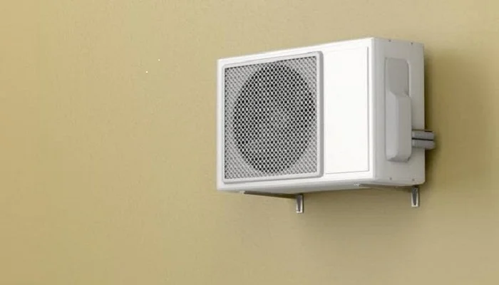 Không nên lắp cục nóng quá sát tường