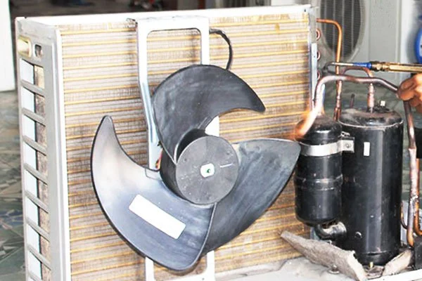 Cục nóng kêu to do máy nén bị hư cần thay máy nén mới