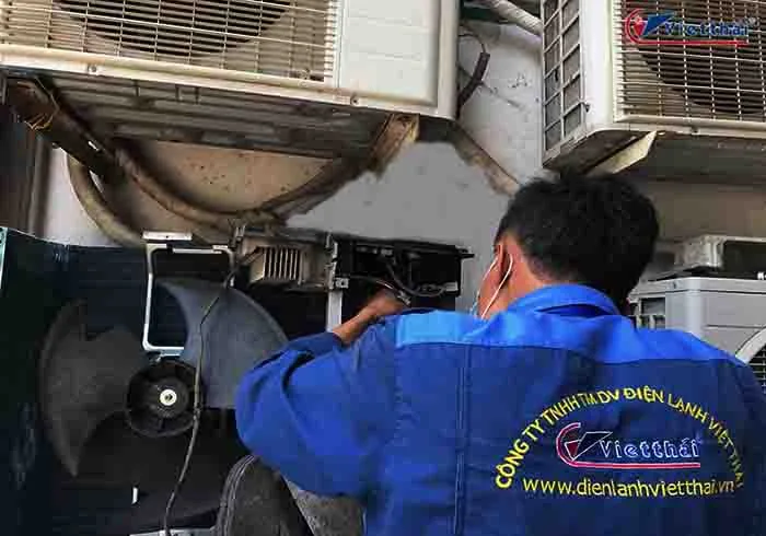 Bạn có nên tự sửa máy lạnh hay gọi thợ?
